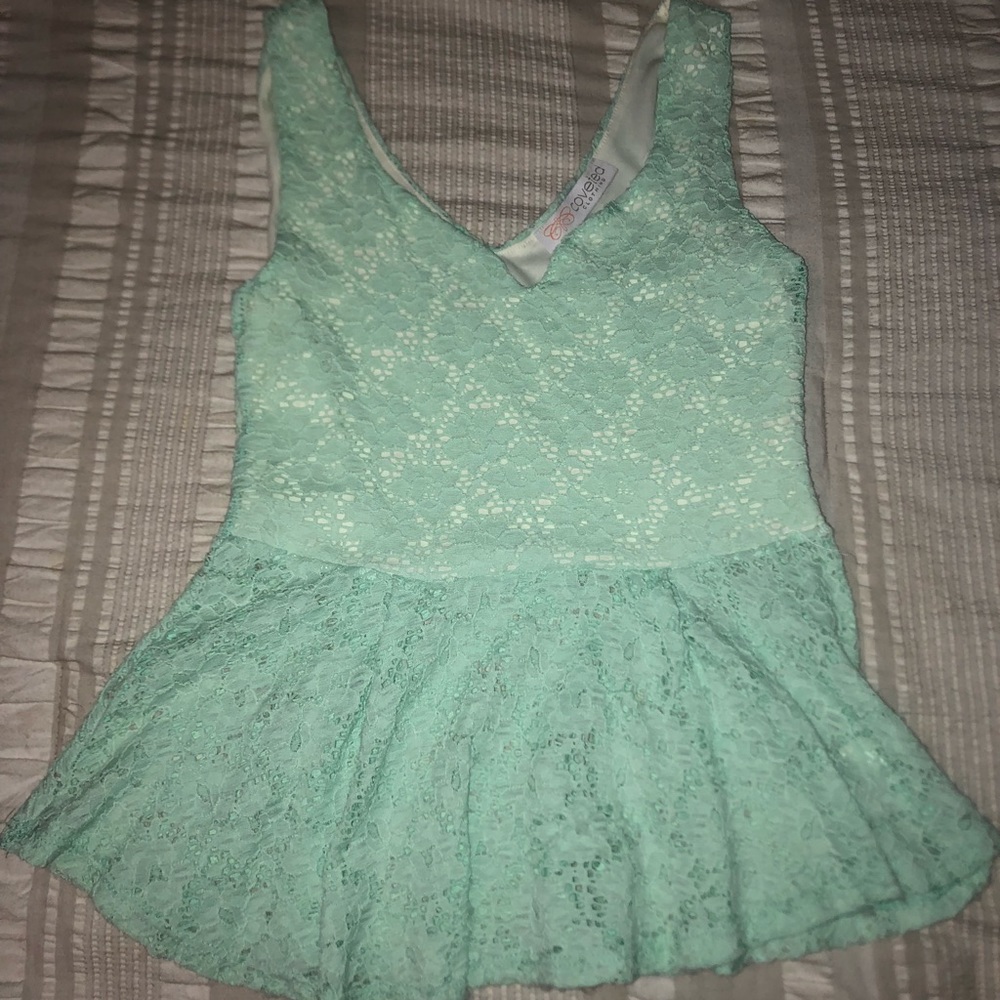 Mint lacy top size Large
